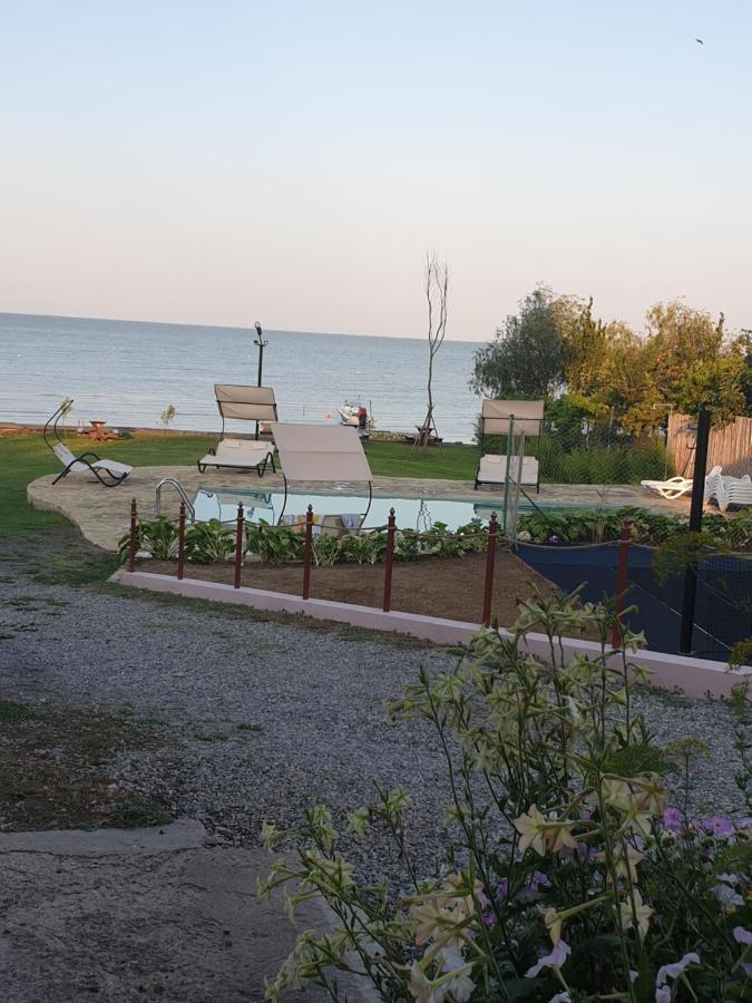 Hotel Poarta Apelor Sarichioi Exterior foto
